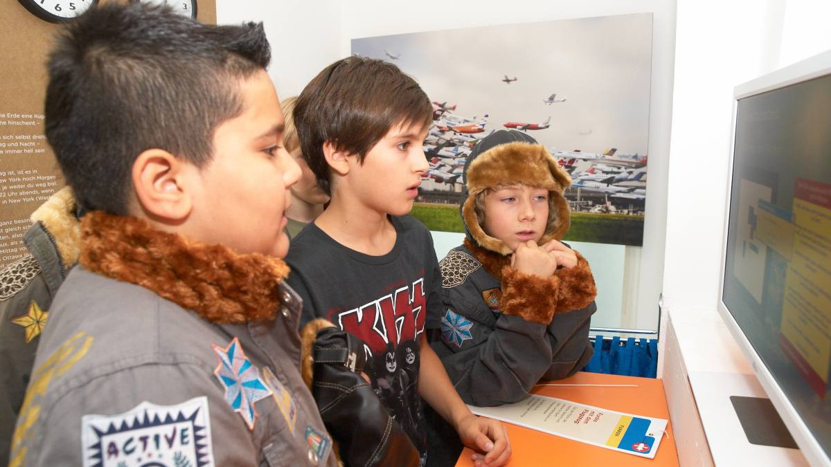 ZOOM Ausstellung „Es fliegt, es fliegt“ 10