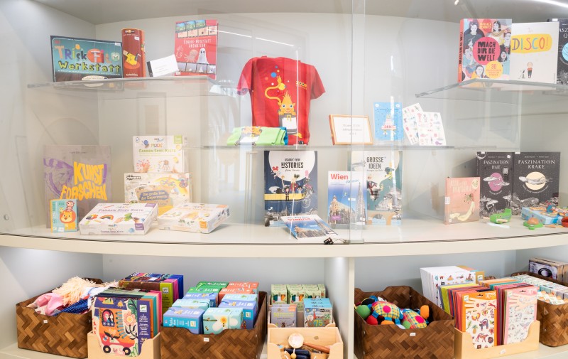 ZOOM Foyer: Shop